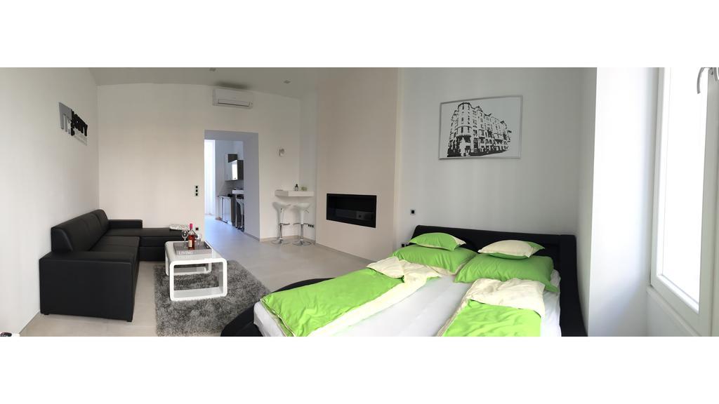 In The City Budapest Apartments Стая снимка